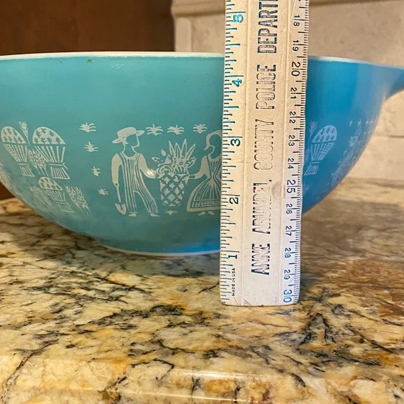 Vintage PYREX #444 4 qt Amish Butterprint Princess Turquoise Mixing Bowl